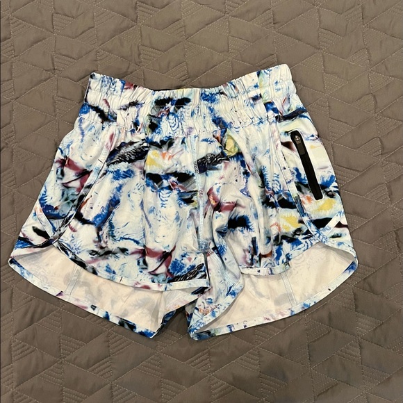 lululemon tracker shorts size 4